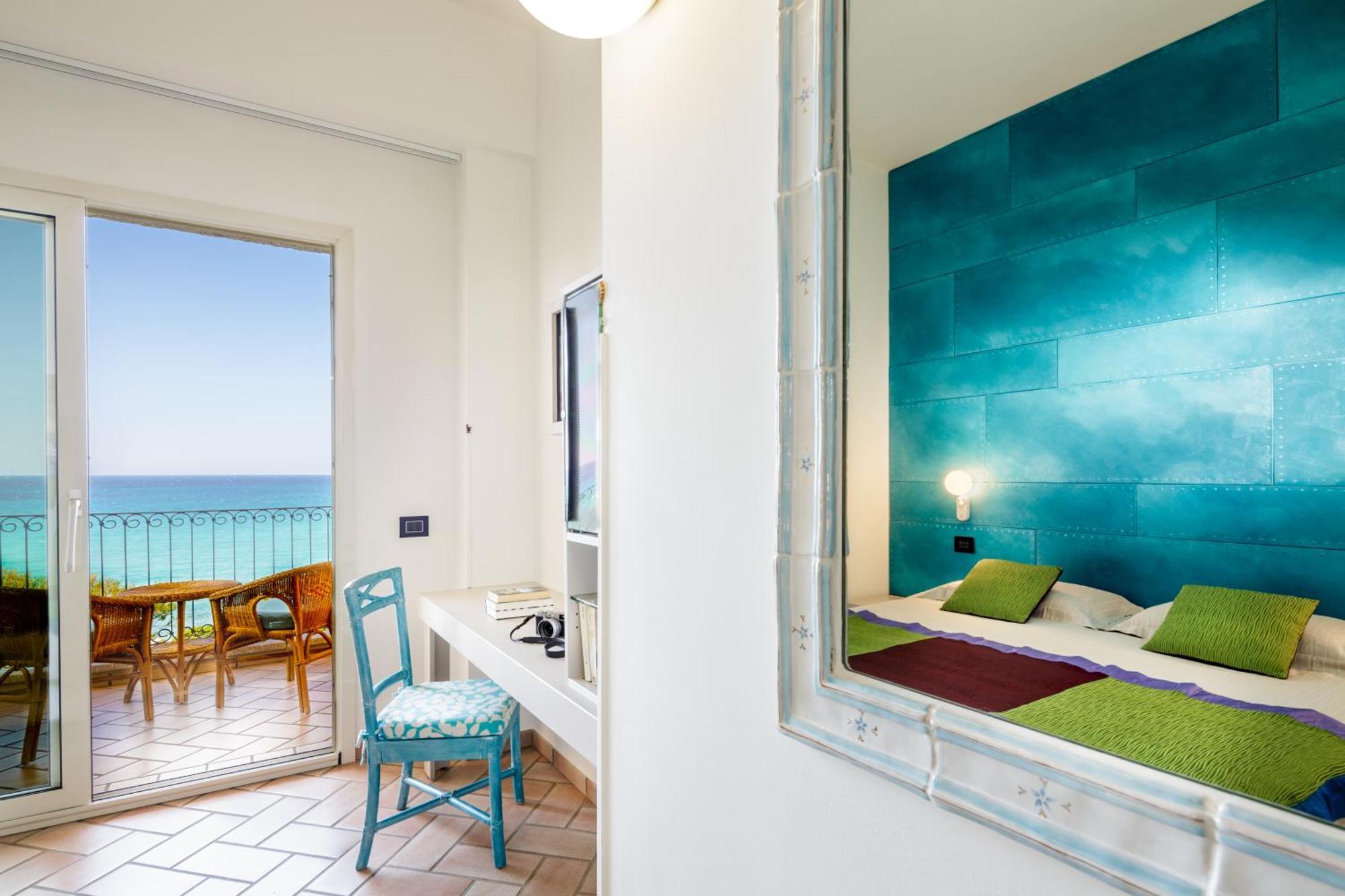 Deluxe Double or Twin Room Sea View