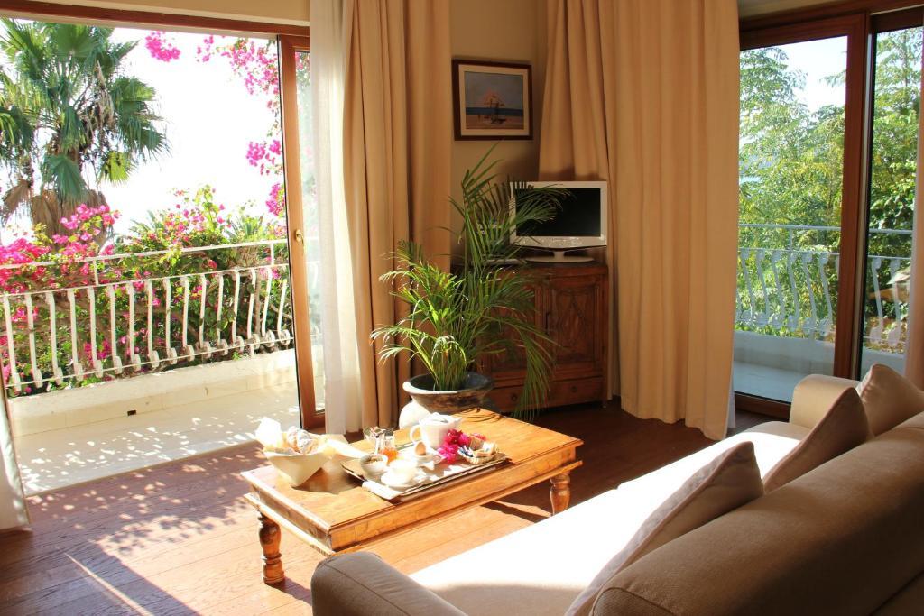 Suite with Sea View